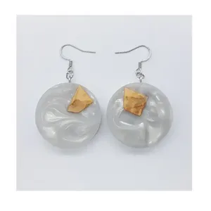 Boucles d'oreilles pendantes pour femmes en bois et résine de haute qualité, styles tendance avec perle et pierre de diamant par ABDUL REHMAN ENTERPRISES - Product Image 3