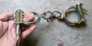 Esposas de hierro antiguas Armadura de metal de doble bloqueo Arte y técnica plateada coleccionable al por mayor para Tema de amor - Product Image 3