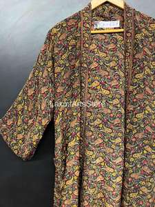 ชุดคลุมกิโมโนผ้าเครปไหมสำหรับผู้หญิง |   ชุดคลุมอาบน้ำฤดูร้อนแบบคอวีลายดอกไม้ทำมือจากอินเดียพร้อมเอวยางยืด |   ชุดว่ายน้ำสำหรับพักผ่อนริมชายหาด - Product Image 3