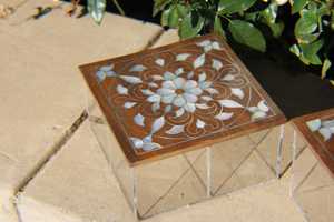 โถอะคริลิคสไตล์อาหรับสุดหรูพร้อมฝาฝังโมเสคแม่มุกเคลือบแล็กเกอร์ทำมือสำหรับเก็บอาหารของขวัญและของตกแต่งบ้าน - Product Image 3