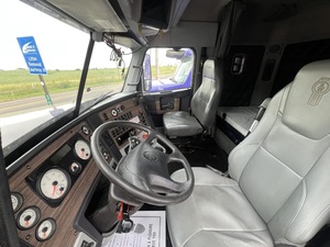 Camion Freightliner usato del 2020, motore 12.8L 505 CV, tipo motore MP8-505C, 8x4, carburante diesel, classe 8, trasmissione AMT, guida a sinistra. - Product Image 2