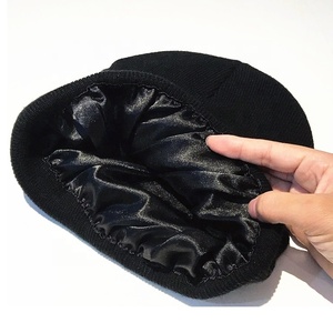 Gorro de Punto de Invierno con Forro de Seda de Nuevo Diseño, Gorro de Acrílico con Puño y Logotipo Personalizado, Gorro con Forro de Satén - Product Image 1