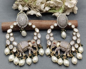 ต่างหูระย้ามอิสซาไนท์ทันสมัยเครื่องประดับทองเหลืองรูปสัตว์สำหรับงานปาร์ตี้-SKU Ke 005 DK C1 - Product Image 2