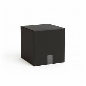 Boîte carrée noire en papier et supports 25x25x25 cm avec double rabat pour petits plats, peluches et balles - Product Image 1