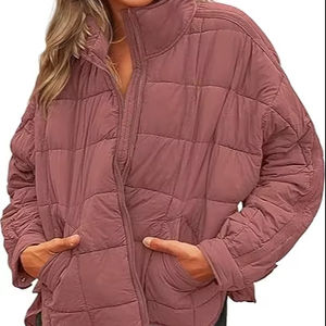 Veste matelassée imperméable pour femmes Designer matelassée hiver bulle rembourré manteau vers le bas Polyester extérieur personnalisé veste matelassée femmes - Product Image 1