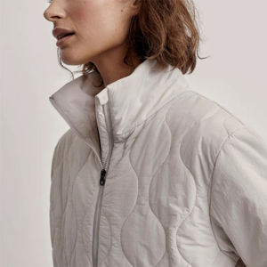 Veste bouffante zippée matelassée ondulée pour femmes à la mode Veste douillette confortable et légère pour le style hivernal quotidien personnalisé - Product Image 4