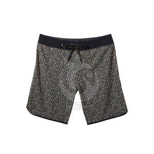 กางเกงขาสั้นเล่นบอร์ดสำหรับผู้ชายลายพิมพ์ดิจิทัล - Product Image 1