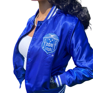 Zeta phi เสื้อแจ็กเก็ตบอมเบอร์ผ้าซาตินรุ่นเบต้าขอบซี่โครงสีขาวสีน้ำเงินพร้อมผ้ากำมะหยี่ปักลายสโมสรสโมสรสตรีชาวกรีก - Product Image 6