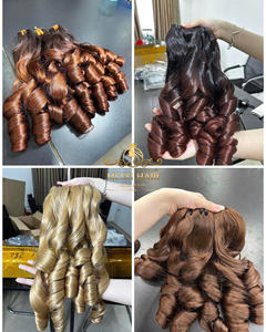 Pelo rizado a granel con textura elástica y volumen natural - Product Image 3