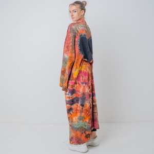 Robe de soirée moderne chaude détendue col en V profond faite à la main Tie Dye Trendy Summer Resort Wear Robe de soirée Boho Beach Kaftan Kimono Robe - Product Image 3