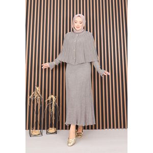 Conjunto de Dos Piezas: Capa con Botones Color Mink y Vestido de Punto con Hijab, Estilo Casual Estampado para Otoño - Product Image 4