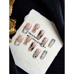 Uñas Postizas Color Marfil Estilo Safari, Elegantes Calcomanías para Uñas para un Atuendo Elegante - Product Image 2