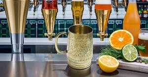 Verres à bière Moscow Mule classiques de 18 oz avec poignée en laiton pur Chope en verre doré avec un look de luxe unique pour les cadeaux d'eau - Product Image 2