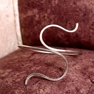 Brazalete de Metal con Diseño de Escultura Personalizable, Chapado en Oro, Estilo Antiguo Moderno Chino, para Mujer - Product Image 4