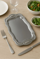 Plateau de service classique en acier inoxydable de qualité supérieure avec plateau brillant poli durable et élégant pour la cuisine à manger à bon prix