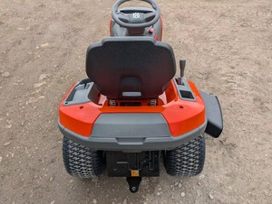 Tracteur de jardin Husqvarna TS218T neuf, abordable et pas cher, à vendre – Tondeuse autoportée pour jardin, fournisseur, expédition immédiate - Product Image 3