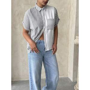 เสื้อเชิ้ตและเสื้อเบลาส์ลายทางสีดำสำหรับผู้หญิงขายส่ง Topshow - Product Image 2