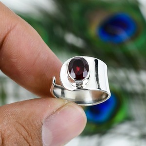 แหวนแต่งงานเงินแท้ 925 ประดับพลอยอาเกตทรงรี ตัดแบบคลาสสิก ทำมือ พร้อมกรอบแบบหนามเตย - Product Image 5