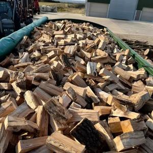 Fournisseurs en gros de qualité : Briquettes de bois de chauffage mélangé séché au four (Chêne, Frêne, Pin, Bouleau) / Pour refroidissement et chauffage / Emballage personnalisé - Product Image 4