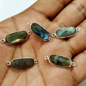 Juego de 2 uds. De cojín de labradorita Natural con forma de 9x18mm, bisel de doble bucle de latón, conectores de piedra gris Briolette, 9x18mm, latón Doble - Product Image 1