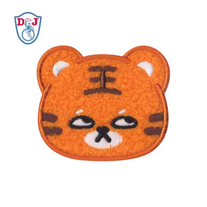 New Teddy Fleece với Thêu động vật biểu tượng tùy chỉnh thời trang hàng ngày thêu sắt trên thanh trên đính các bản vá lỗi - Product Image 3