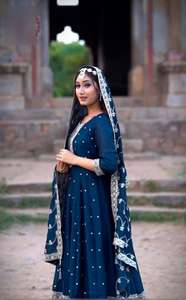 Listo para usar, vestido y pantalón de seda Chinon con bordado de secuencia pesada azul cosido completo con último diseño de moda Dupatta - Product Image 3