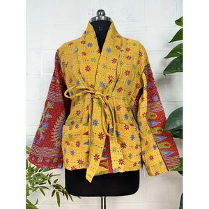 Chaqueta Kantha Vintage Cosida a Mano, Diseño Único, Estilo Boho Chic, Reversible, Corta, con Decoración de Parches para Primavera - Product Image 2