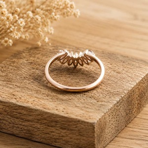 Bague de mariée luxueuse en or massif 14 carats avec diamant de laboratoire taille marquise courbé en chevron 0,42 ct E-F VS, cadeau idéal - Product Image 6