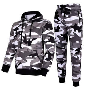 Diseños personalizados Hombres Sudadera con capucha Pantalones de chándal Conjunto de 2 piezas Camo Bordado personalizado Logo Jogger Conjuntos Hombres Chándales Unisex Trajes de sudor - Product Image 1