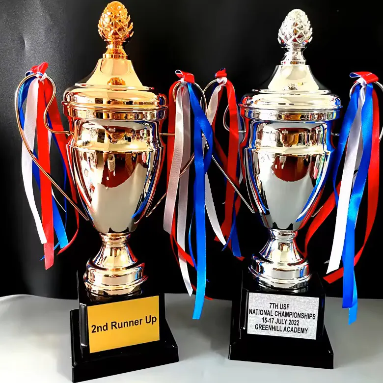 Pemenang Olahraga Basket Sepak Bola cangkir penghargaan dan trofi sepak bola trofi emas 2024 menyesuaikan emas logam dengan penjualan terbaik