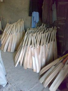 Batte de cricket classique Willow meilleure qualité batte de cricket conception de logo personnalisé batte de cricket de qualité internationale - Product Image 6