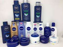 Nivea Soin des lèvres minéral hydratant imperméable, double pack, format voyage, crème nourrissante pour les lèvres, baume à lèvres, saveur fruitée pour femmes - Product Image 4