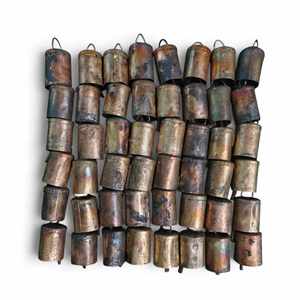 Lot en gros de clochettes en fer recyclé de 2,5 pouces de hauteur, finition antique rustique, son fort, autres articles d'artisanat - Product Image 1