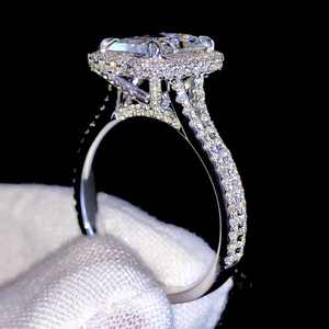 Bague de fiançailles Moissanite coupe radiante pour femme en argent sterling 925 serti de halo VVS diamant plaqué or bijoux de mariage - Product Image 4
