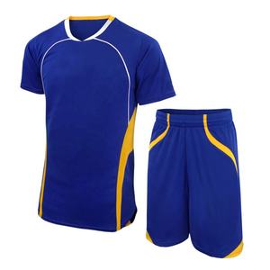 Ensemble de kit de football personnalisé, uniforme de football OEM avec logo, vêtements de sport en polyester à séchage rapide pour équipe et club - Product Image 3