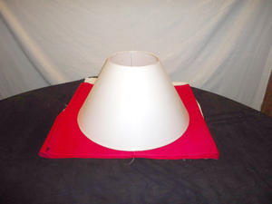 Lampe de table avec prise de courant USB et AC de style hôtel dans une base blanche de luxe fait à la main moderne 10X22X14 cm tissu de lin mélangé E 27 - Product Image 3