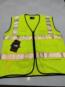 Gilet de sécurité réfléchissant blanc haute visibilité. - Product Image 2