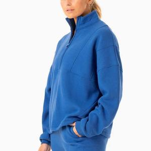 เสื้อฮู้ดดี้ผู้หญิงแบบสวมหัว คอวี ผ้าฟลีซถักเนื้อนุ่ม ยืดได้ 4 ทิศทาง พรีเมียม ไซส์ใหญ่พิเศษ ซิปครึ่งตัว ป้องกันขนร่วง รับผลิตแบบ OEM พร้อมสกรีนโลโก้ตามสั่ง - Product Image 2