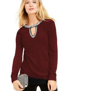 INC International Concepts Maglione invernale da donna con decorazioni a forma di chiave, colore vino, taglia piccola - Product Image 2