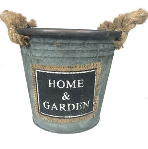 Cubo de maceta galvanizado de estilo campestre con detalle de retrete pintado a mano, perfecto para el patio delantero rústico y el atractivo del patio - Product Image 4