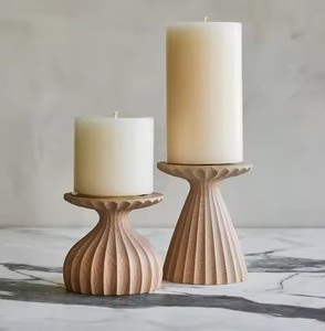 Bougeoirs élégants en bois aux tons clairs avec des accents de perles pour la décoration de Noël Diwali du festival de table - Product Image 5