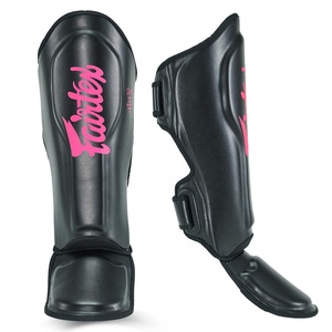 Espinilleras Premium de Muay Thai: Diseñadas con maestría para una máxima protección durante el sparring intenso y el trabajo con saco de boxeo pesado. - Product Image 4
