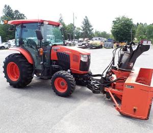 Tractor Agrícola Compacto de Alta Productividad con Transmisión de Engranajes, Motor de Bomba y Motor, para L4060 4WD 42HP Premium Wheel, 2015 - Product Image 1