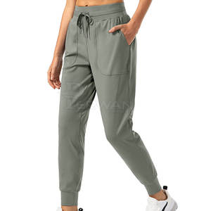 กางเกงเอวระดับพรีเมียมของผู้หญิงเอวกลางสีแบบกำหนดเองสำหรับฤดูหนาวสวมใส่สบาย - Product Image 1