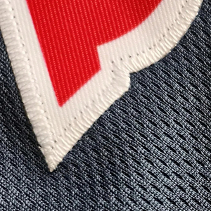 Camiseta Deportiva Personalizada al por Mayor con Logotipo del Equipo Bordado, 100% Poliéster, Absorbente de Humedad, Jersey de Béisbol con Botones Completos y Cuello en V - Product Image 4