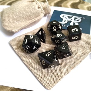 Jeu de dés polyédriques en corne de buffle naturelle fait à la main pour les amateurs de jeux de table et de jeux de table classiques - Product Image 5