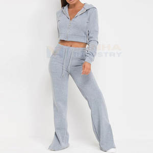 เสื้อครอปท็อปทรงบานแบบแทรคสูทสำหรับผู้หญิง ผลิตในปากีสถาน  ใหม่ล่าสุด  ขายแล้ว - Product Image 2