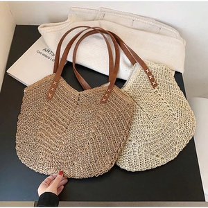 <b>Heart</b>-Shaped Woven Straw Bag with PU Leather Strap and Zipper Closure Women Beach Tote <b>Handbag</b> - Product Image 4