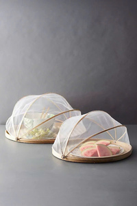 Bandeja de comida circular de bambú hecha a mano respetuosa con el medio ambiente de lujo con cubierta de malla Cúpula plegable para pan Fruta Cesta de comida Uso - Product Image 3