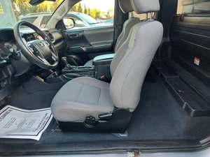 2019 d'occasion propre pour Tacoma SR I4 Access Cab RWD conduite à gauche - Product Image 4